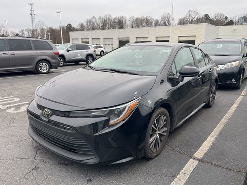 Used 2023 Toyota Corolla LE image 1