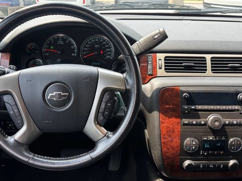 Used 2014 Chevrolet Tahoe LT w/ Luxury Package AWD/4WD image 12