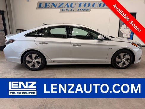 Used 2017 Hyundai Sonata Limited w/ Ultimate Package 02 FWD image 1