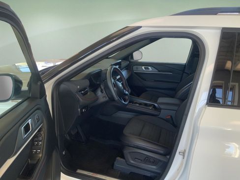 Used 2025 Ford Explorer ST-Line w/ Premium Package AWD/4WD image 9