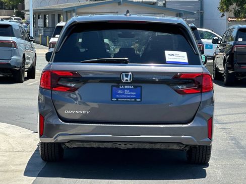 Used 2025 Honda Odyssey EX-L image 4
