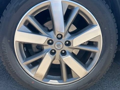 Used 2015 Nissan Pathfinder Platinum w/ Family Entertainment Package FWD image 39