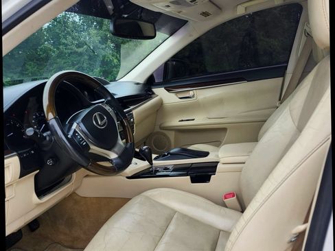 Used 2015 Lexus ES 350 w/ Luxury Package FWD image 10
