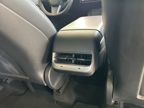 Used 2022 Tesla Model Y Performance image 29