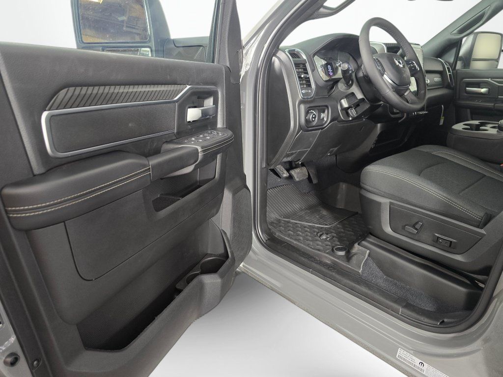 New 2026 RAM 2500 Big Horn AWD/4WD image 20
