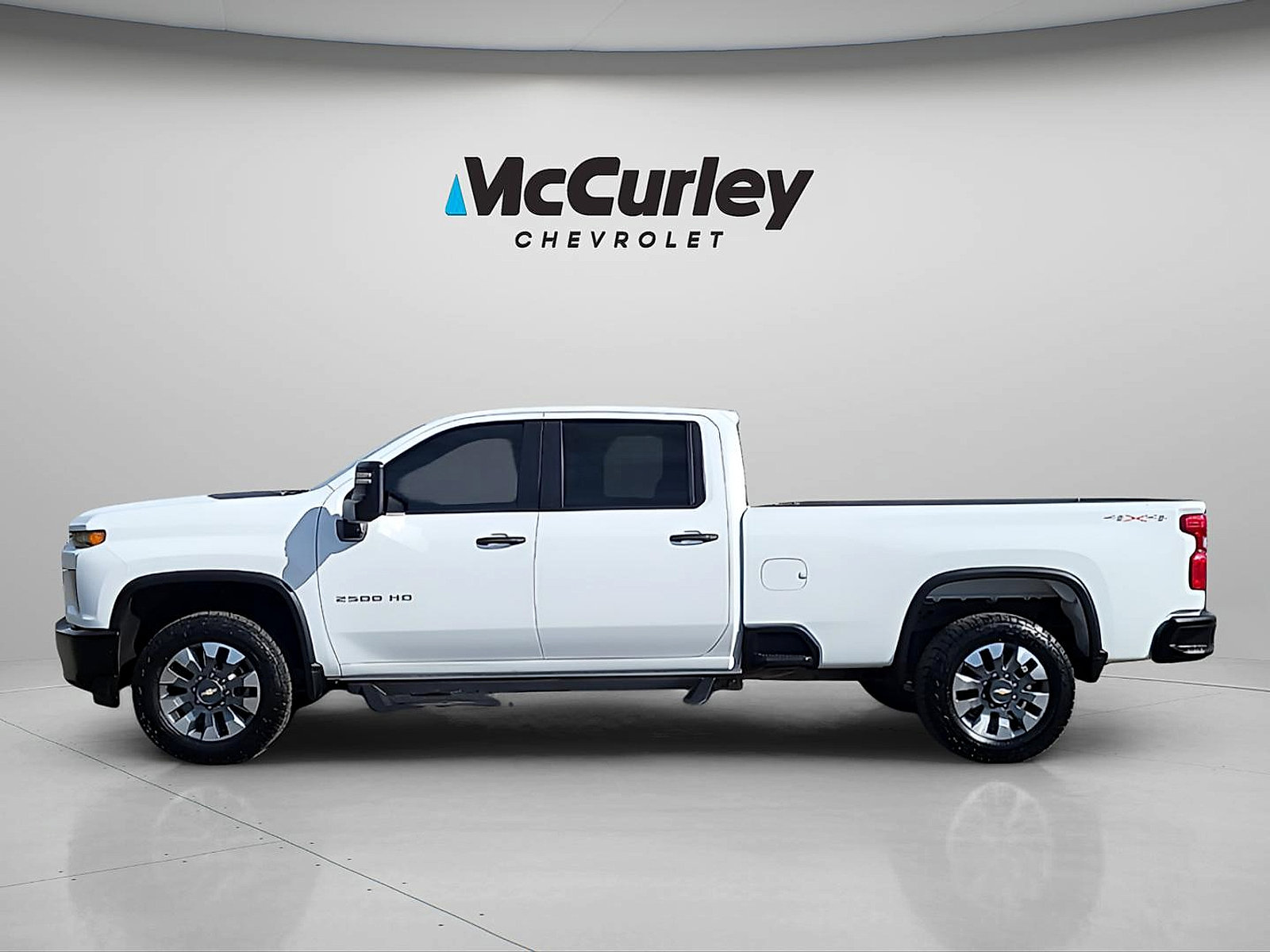 Used 2022 Chevrolet Silverado 2500 Custom w/ Custom Convenience Package AWD/4WD image 4