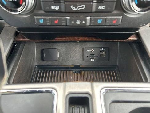 Used 2015 Ford F150 Platinum w/ Equipment Group 701A Luxury image 27