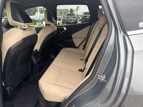 Used 2025 BMW X3 xDrive30i w/ Premium Package image 11