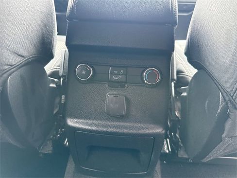 Used 2019 Ford Explorer XLT image 25