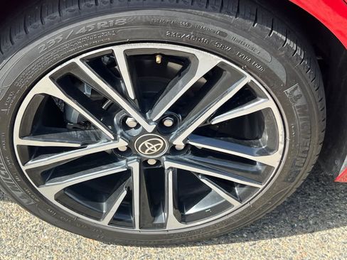 Used 2025 Toyota Camry XLE image 17