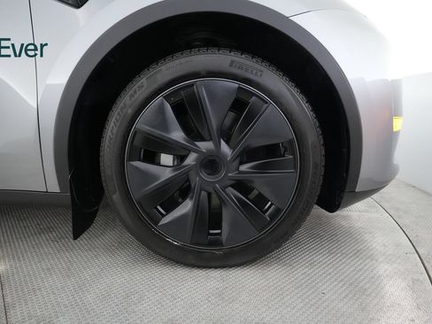 Used 2024 Tesla Model Y Long Range RWD image 20