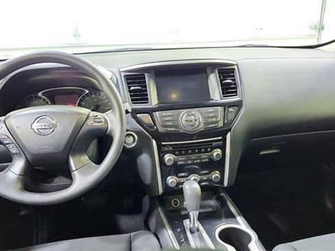 Used 2020 Nissan Pathfinder S FWD image 22