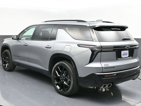 Used 2024 Chevrolet Traverse RS FWD image 5