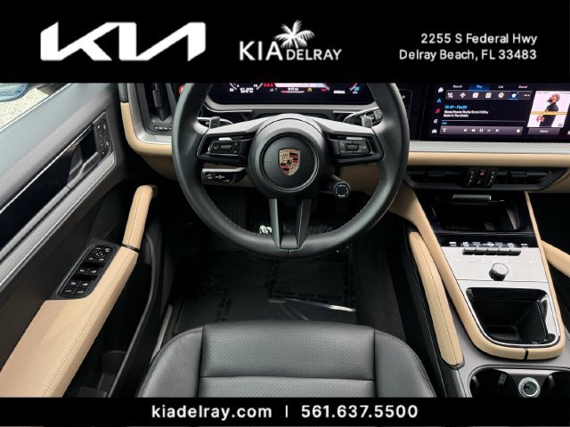 Used 2024 Porsche Cayenne AWD/4WD image 12