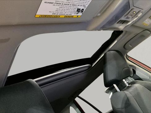 Used 2025 Toyota RAV4 XLE w/ Convenience Package AWD/4WD image 14