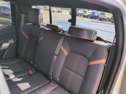 Used 2024 GMC Canyon AT4 w/ LPO, Skid Plate Package AWD/4WD image 30