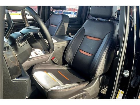 Used 2024 GMC Sierra 2500 AT4 image 28