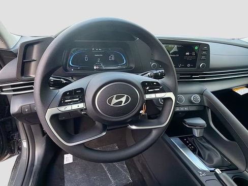 New 2026 Hyundai Elantra SE FWD image 11