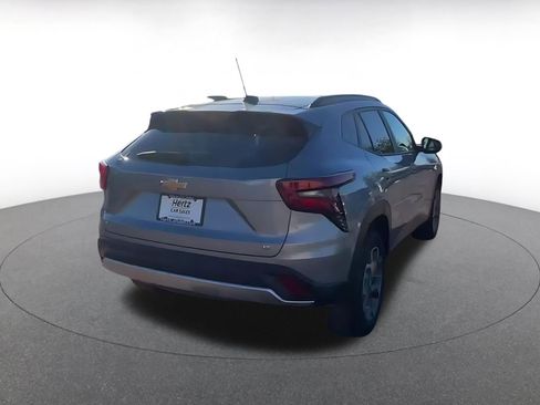 Used 2025 Chevrolet Trax LT image 14