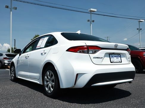 Used 2022 Toyota Corolla LE FWD image 8