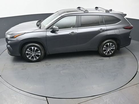 Certified 2024 Toyota Highlander XLE AWD/4WD image 41