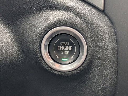 Used 2021 Chevrolet Silverado 1500 LT image 31