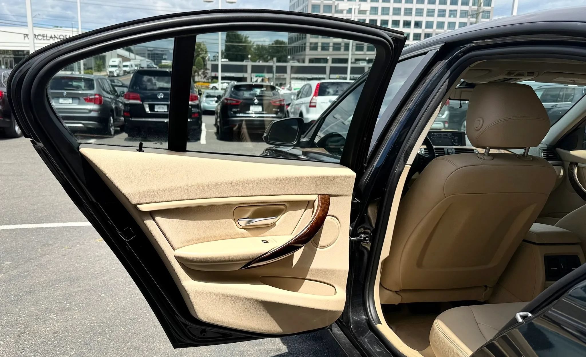 Used 2014 BMW 320i xDrive Sedan AWD/4WD image 28
