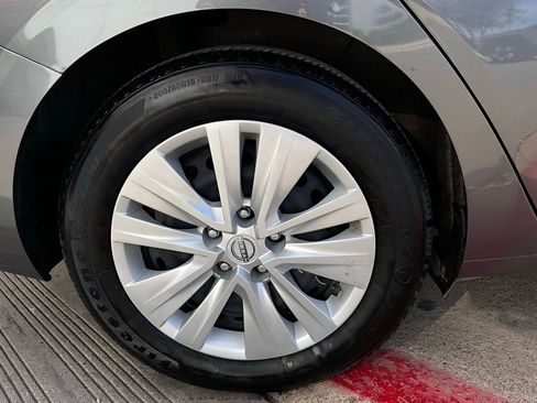 Used 2025 Nissan Sentra S image 9