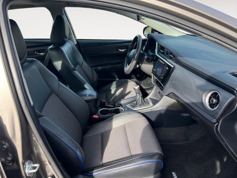 Used 2017 Toyota Corolla SE image 15