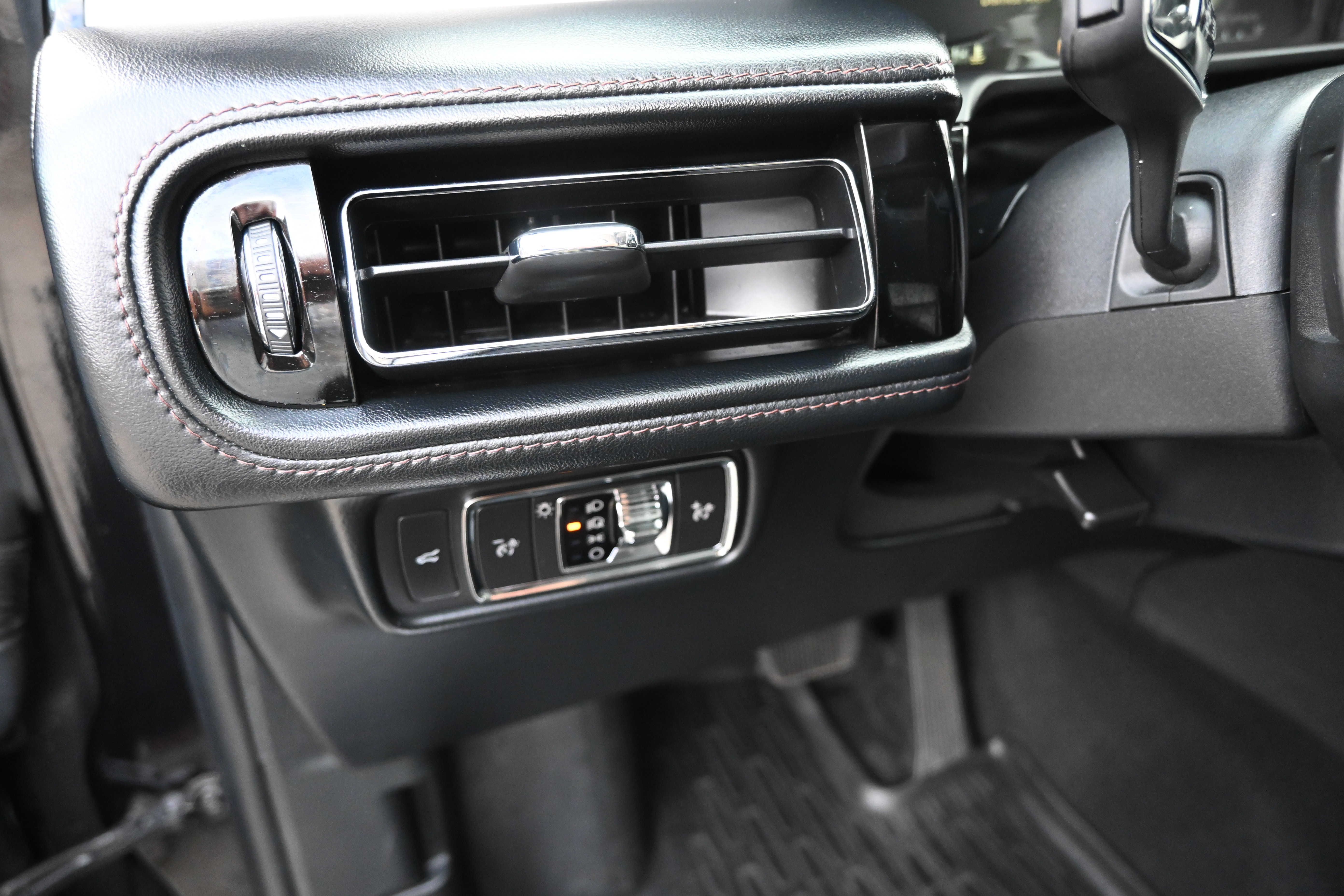 Used 2022 Lincoln Aviator 2WD image 36