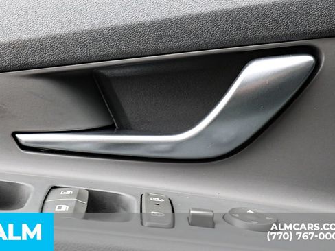 Used 2025 Hyundai Elantra SE FWD image 44