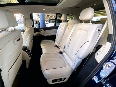 Used 2022 BMW X7 xDrive40i w/ Premium Package image 19