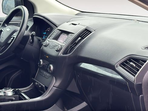 Used 2019 Ford Edge SE FWD image 28