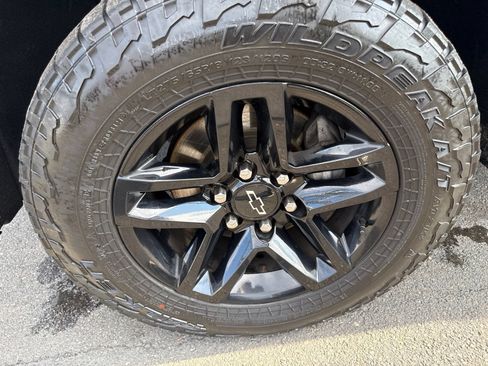 Used 2019 Chevrolet Silverado 1500 LT Trail Boss AWD/4WD image 11