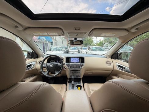 Used 2017 Nissan Pathfinder SL w/ SL Premium Package AWD/4WD image 47