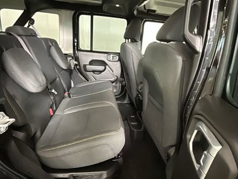 Used 2024 Jeep Wrangler Unlimited w/ Convenience Group AWD/4WD image 28