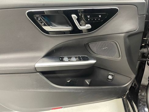 Used 2025 Mercedes-Benz C 300 4MATIC Sedan image 18