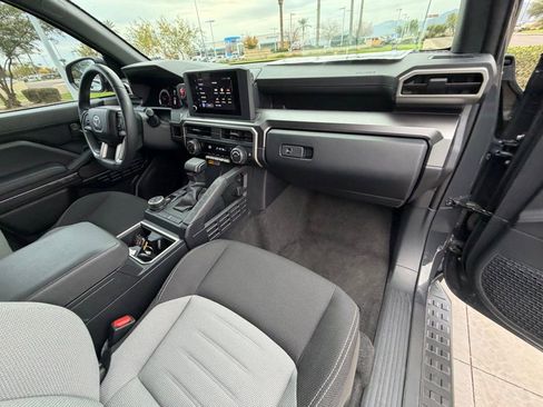 Certified 2025 Toyota 4Runner TRD Off-Road image 17