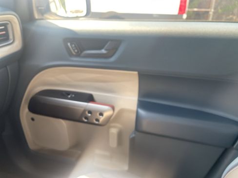 Used 2025 Ford Maverick Lariat w/ 4K Tow Package image 25