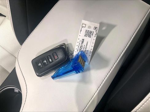 Used 2023 Lexus IS 350 F Sport image 31