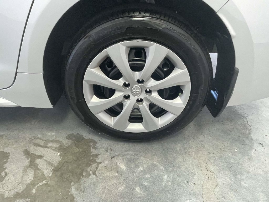 Certified 2025 Toyota Corolla LE FWD image 7