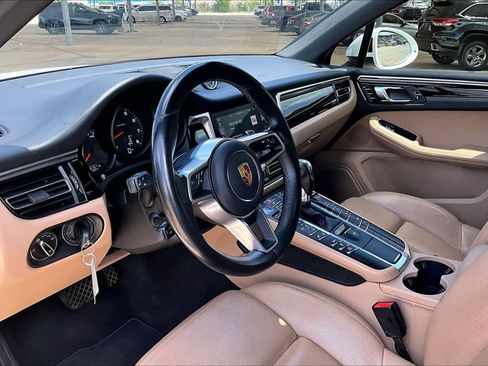 Used 2021 Porsche Macan AWD/4WD image 16