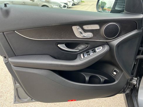 Used 2021 Mercedes-Benz GLC 300 4MATIC w/ Premium Package image 22