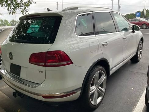 Used 2016 Volkswagen Touareg Executive AWD/4WD image 7