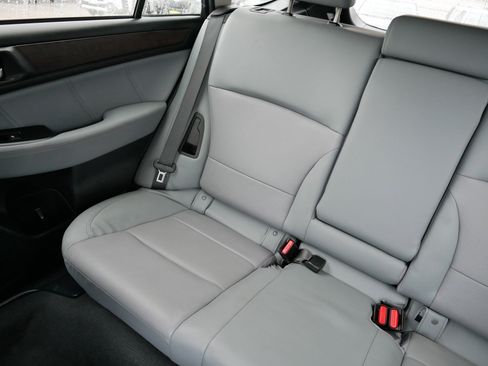 Used 2019 Subaru Outback 2.5i Limited image 12