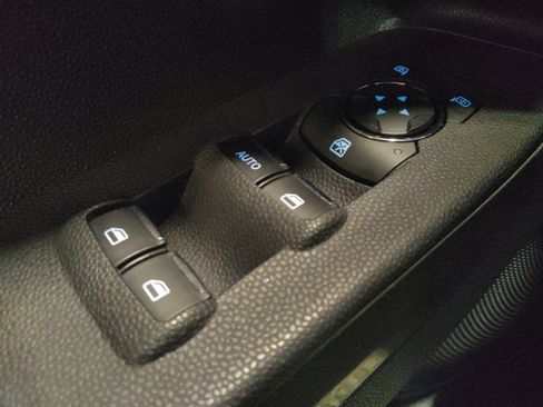 Used 2018 Ford EcoSport SE w/ SE Convenience Package image 27