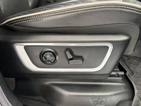 Used 2019 RAM 1500 Laramie AWD/4WD image 28