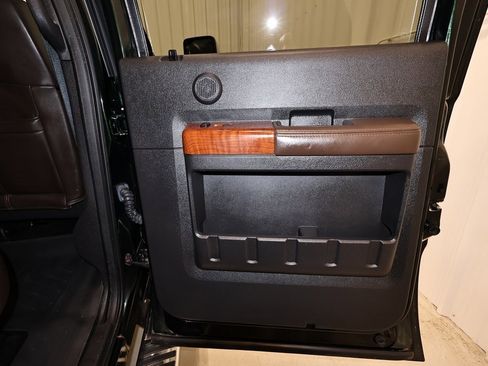 Used 2016 Ford F250 King Ranch w/ King Ranch w/Chrome Package image 18