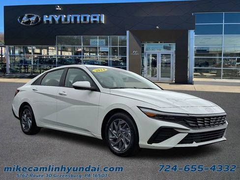 Used 2024 Hyundai Elantra SEL image 1