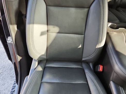 Used 2022 Chevrolet Suburban Z71 image 18